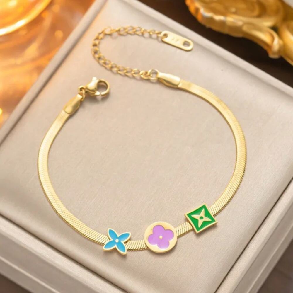 Luxury Gold Charm Bracelet Herringbone Pendant Four Leaf Clover
